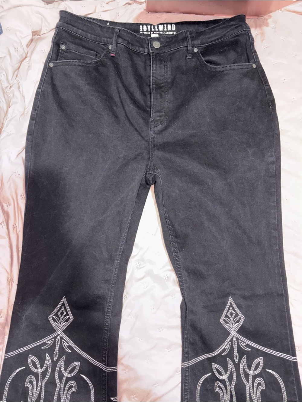 Black Idylwind fueled by Miranda Lambert